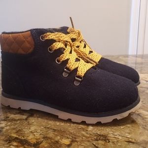 NWOT! Boys 11c Carter's Hightops